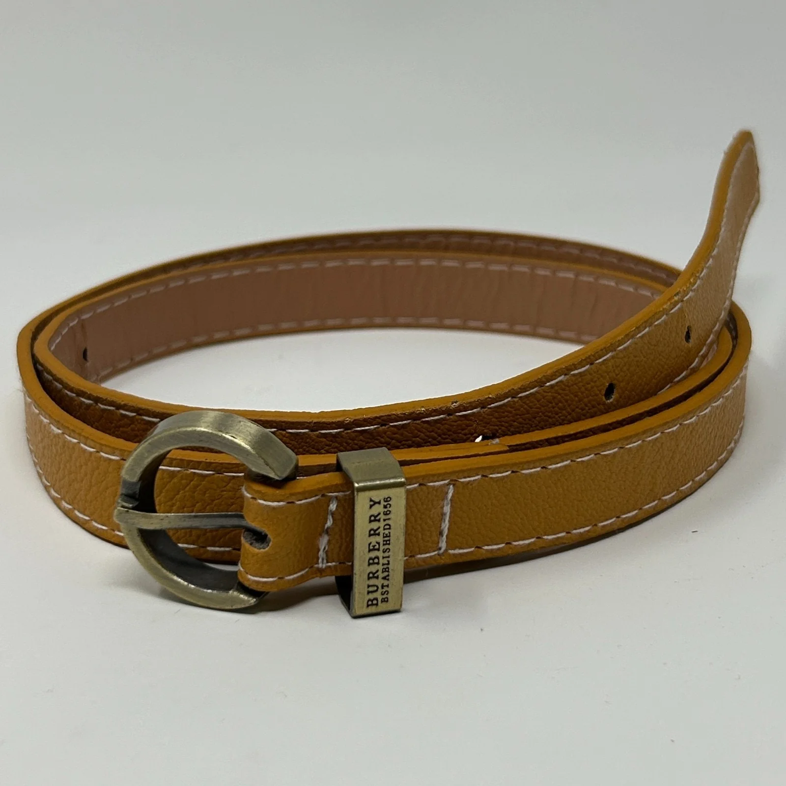 Vintage & Streetwear Accessories: Hats, Bags, Jewelry & More